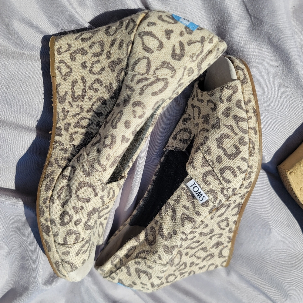 Tom Sandals